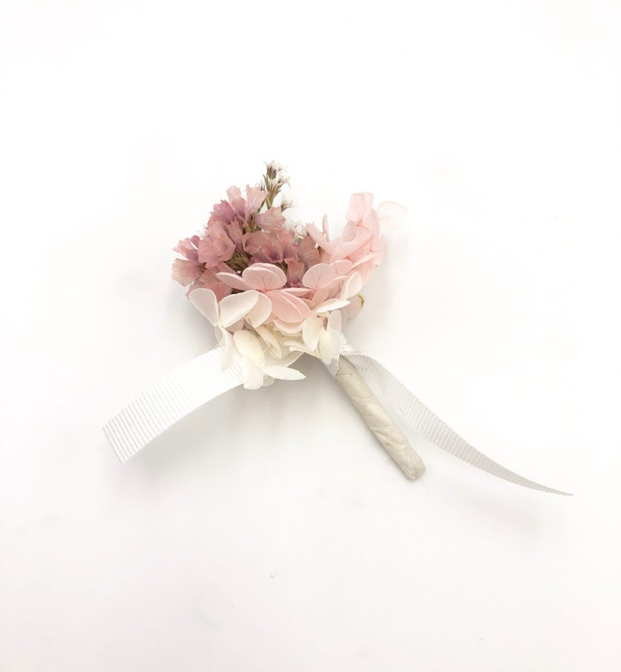 Boutonnière de marié Lilla en fleurs séchées françaises