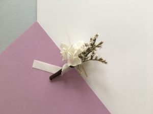 Boutonnière de mariage Aster en fleurs séchées et stabilisées