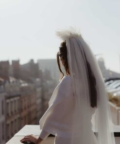 Photographie Anaïs Nannini - Voile de mariée fleuri Aretha Couleur Ivoire - Collaboration Ingrid Fey les Fleurs Dupont - porter un voile de mariée taille cathédrale -