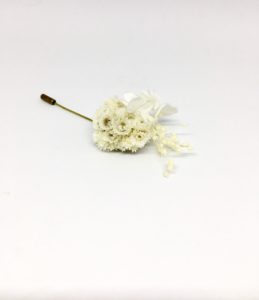 Boutonnière en fleurs Simplice - Accessoire du marié et des témoins - les Fleurs Dupont