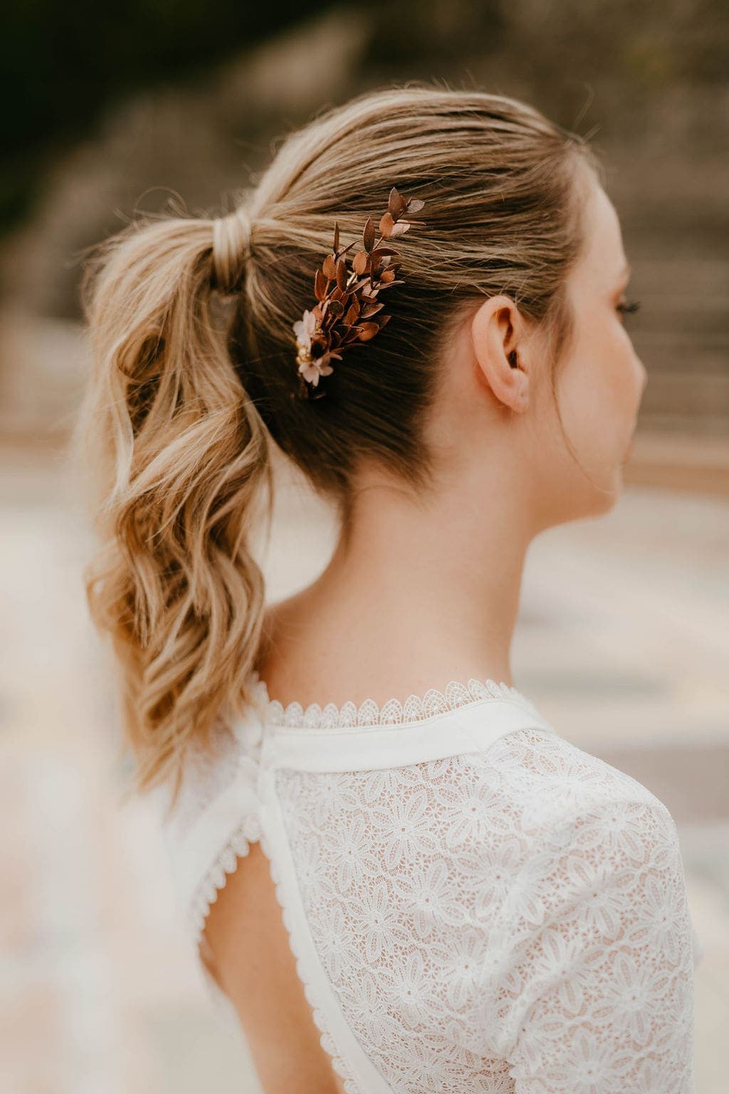 Peigne de mariage Phyra version antique en fleurs - Les Fleurs Dupont