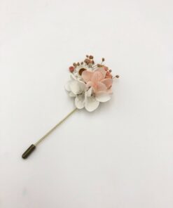 Boutonnière en fleurs Candi mêlant hortensia et ammobium