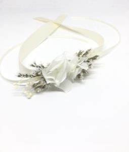 Bracelet de demoiselle d'honneur Aster en fleurs stabilisées