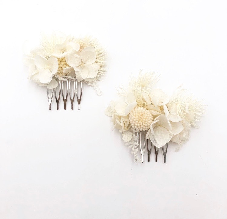 Peigne mini duo Nimbe en fleurs stabilisées blanches