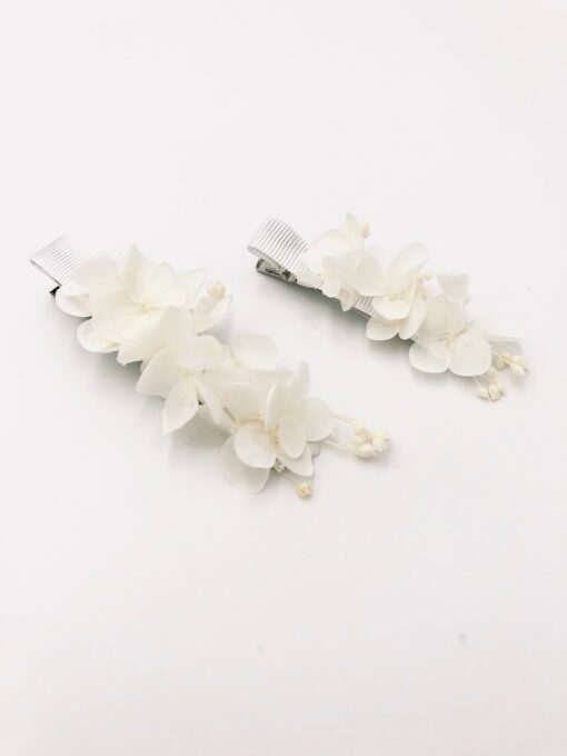 Barrette en fleurs blanches stabilisées