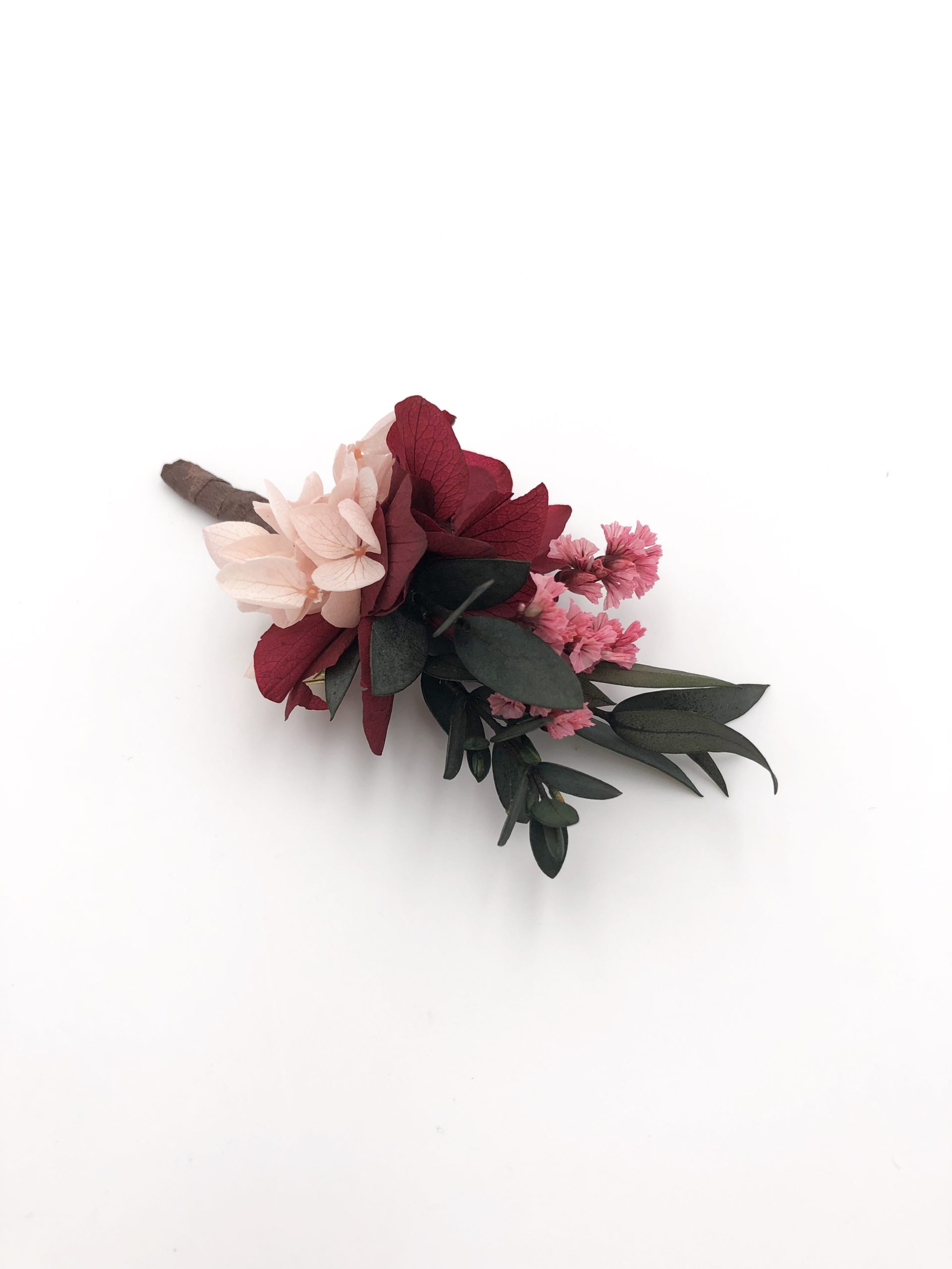 Boutonnière du marié Carmin en fleurs stabilisées - Les Fleurs Dupont