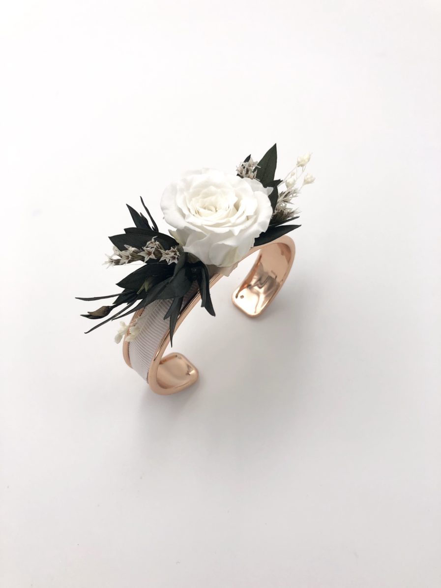 Bracelet jonc Foglia en fleurs stabilisées pour la mariée