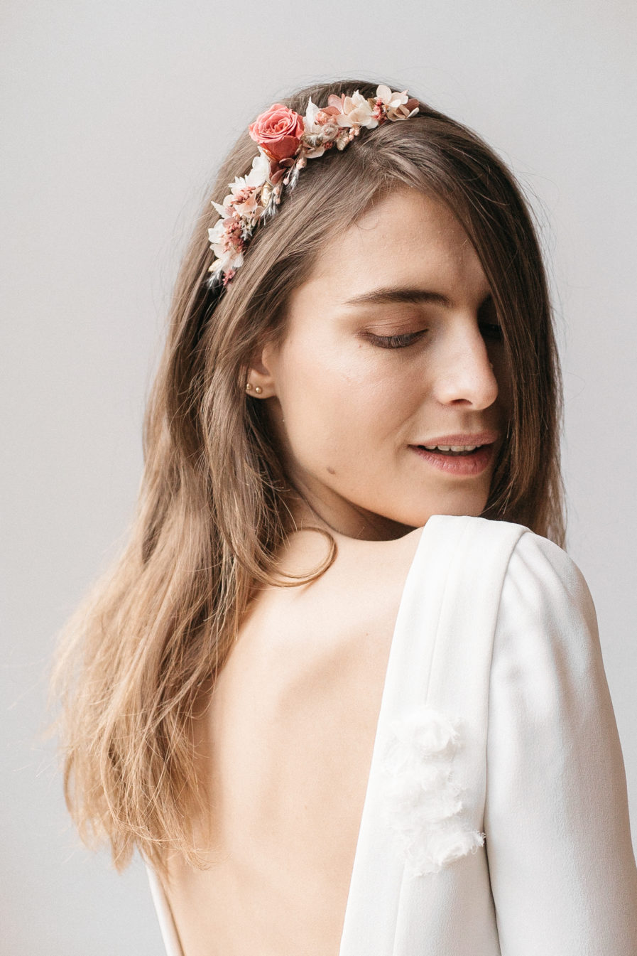 Headband de mariée en fleurs stabilisées Grenat aux tons roses