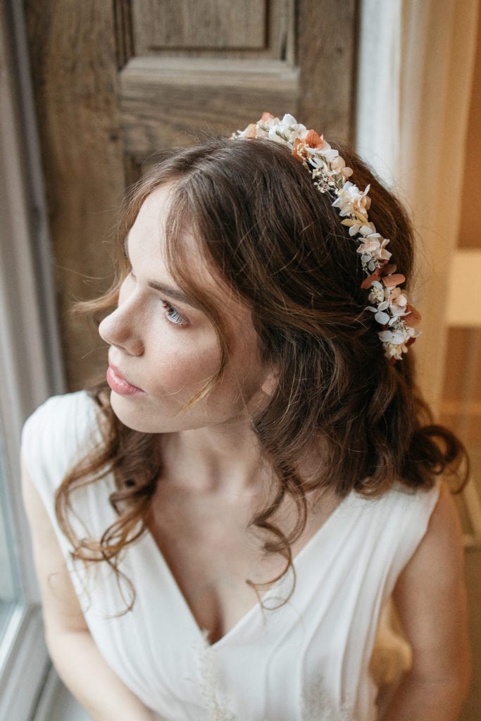 Couronne en fleurs stabilisées Blush pour la mariée