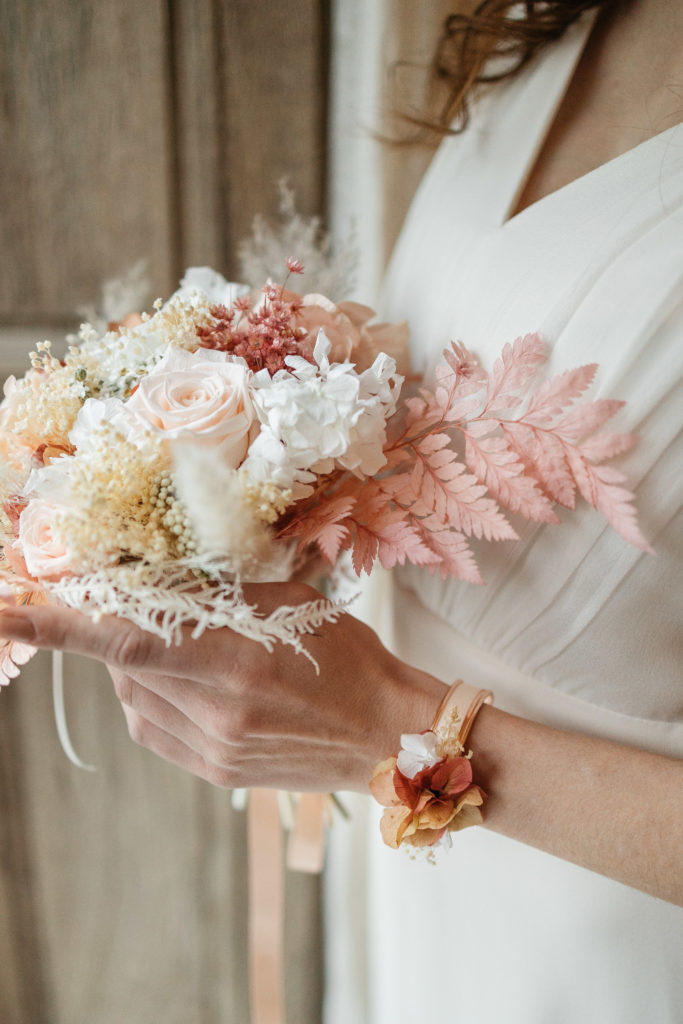 Bracelet jonc Blush pour l'invitée ou la mariée