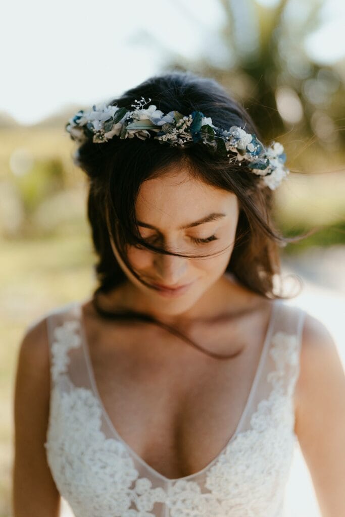 Couronne en fleurs stabilisées Acqua aux tons bleus