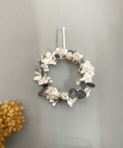 Petite couronne de décoration Zéphyr en fleurs stabilisées